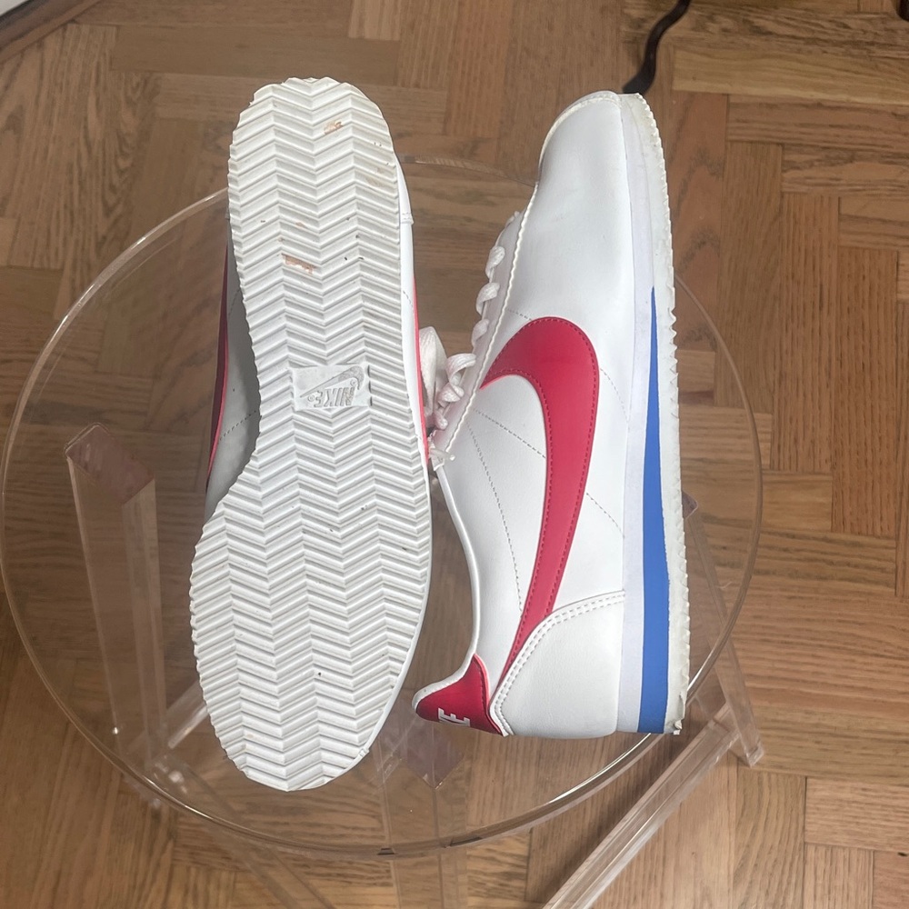 Nike Women's White and Red Sneakers sz10 - Picture 3 of 4